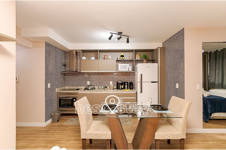 i073A- Charmosinho curitibano, em condomínio Clube