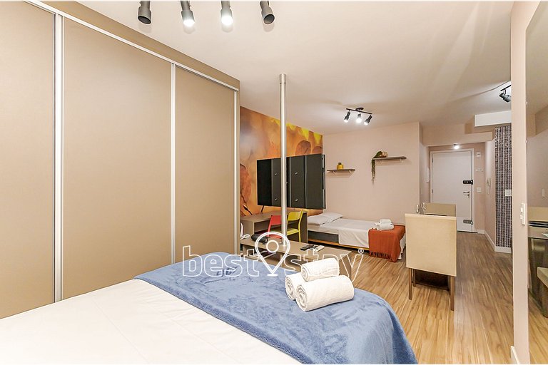 i073A- Charmosinho curitibano, em condomínio Clube