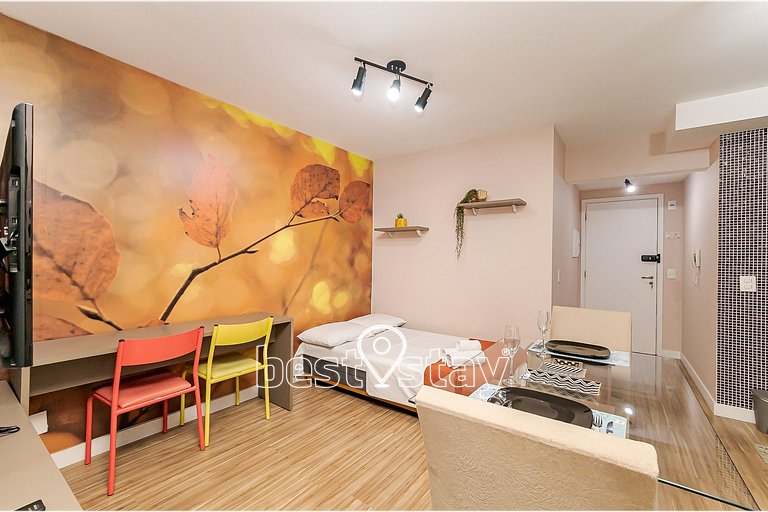 i073A- Charmosinho curitibano, em condomínio Clube