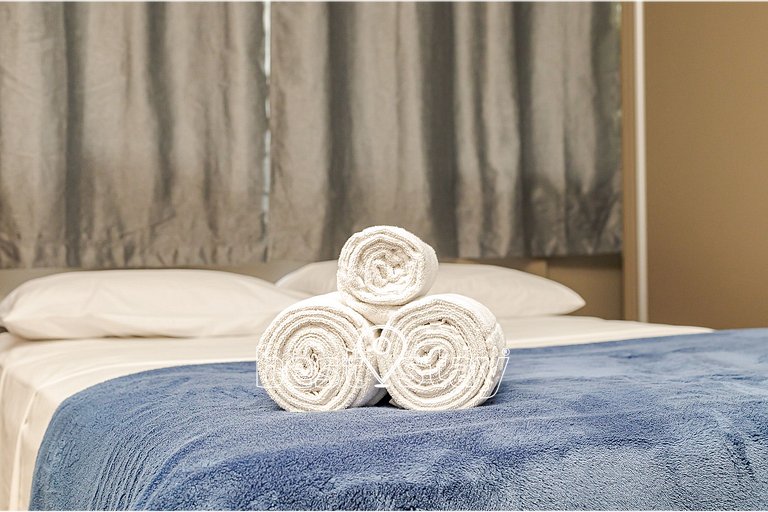 i073A- Charmosinho curitibano, em condomínio Clube