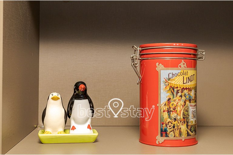 i073A- Charmosinho curitibano, em condomínio Clube