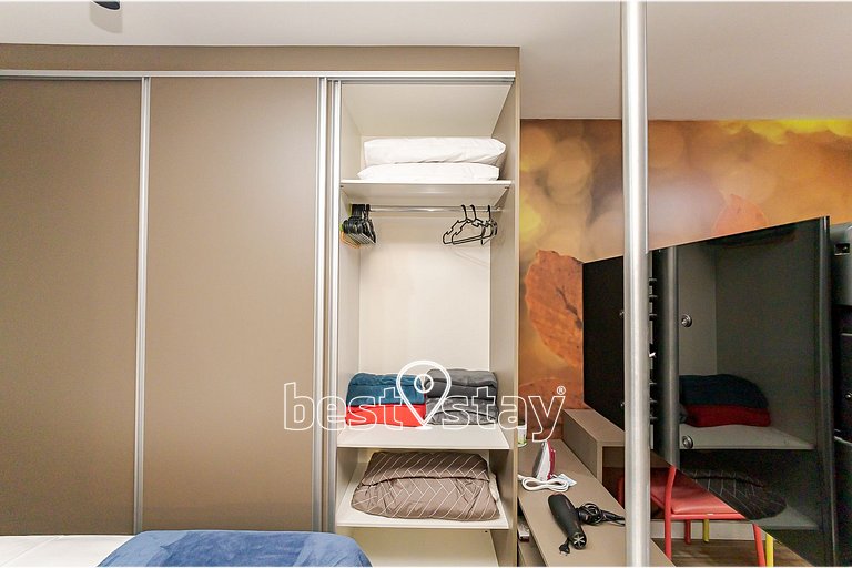 i073A- Charmosinho curitibano, em condomínio Clube